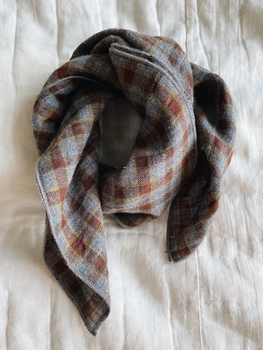 Eddie scarf grey check