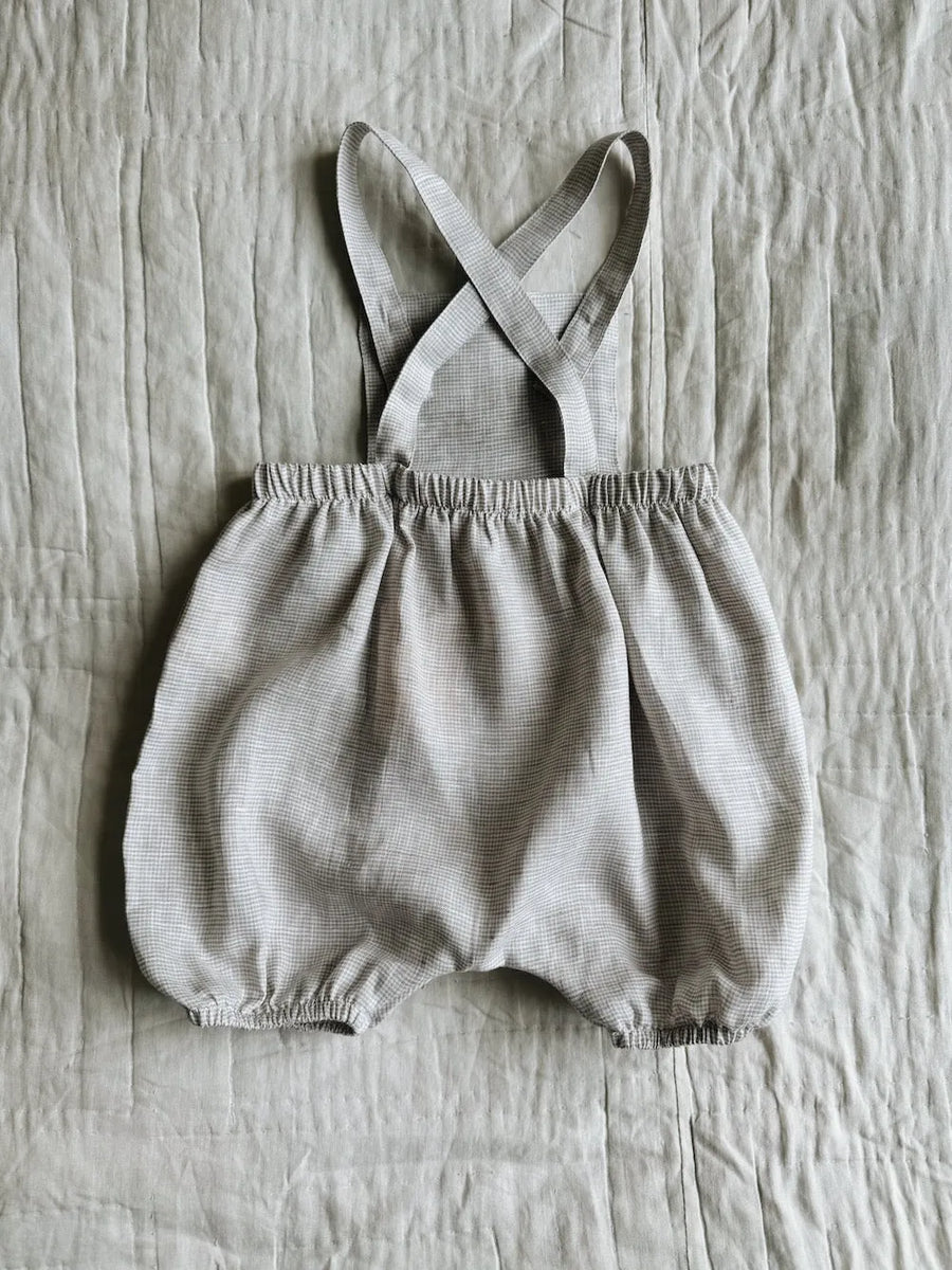 <tc>Studdy romper beach</tc>