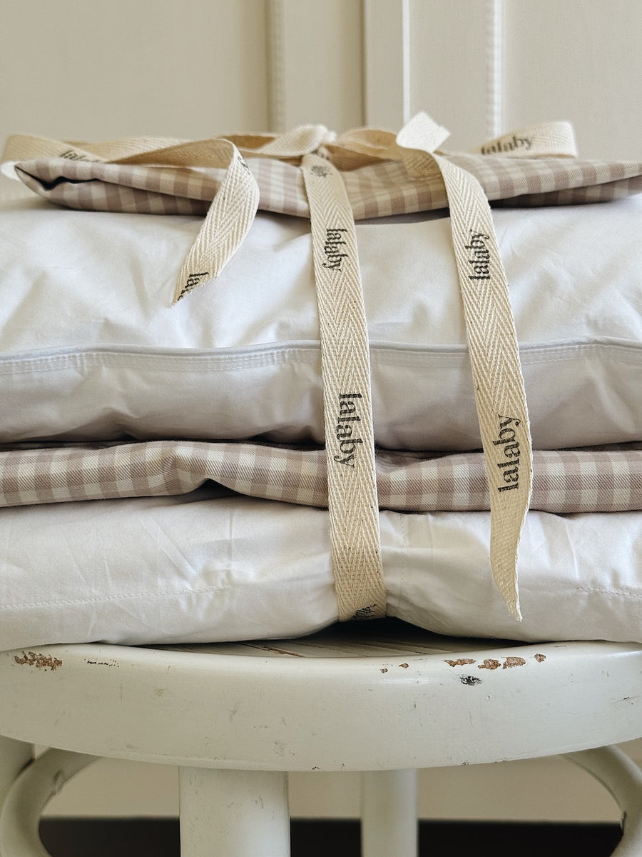 <tc>Junior bundle beige: sengetøj, dyne og pude</tc>
