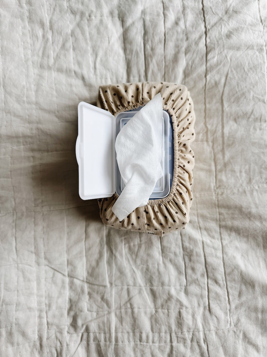 Wet wipe cover brown dot