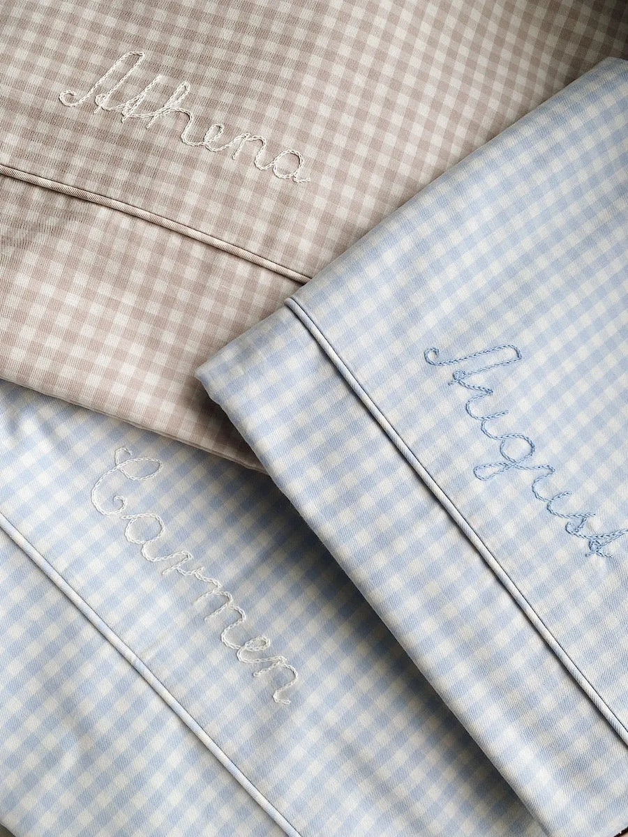 Classic baby bedding - blue gingham