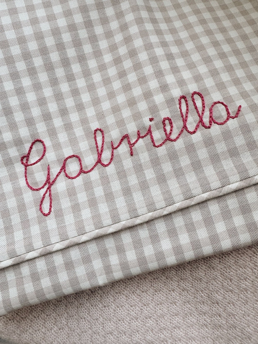 Classic baby bedding - beige gingham