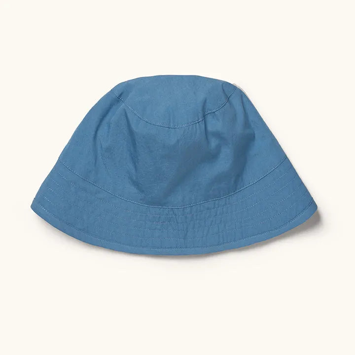 <tc>Loui hat sea</tc>