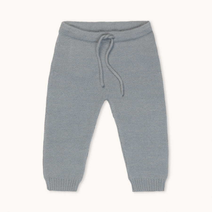 Stormy pants dove