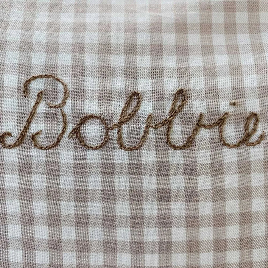 Classic baby bedding beige gingham - lalaby.com