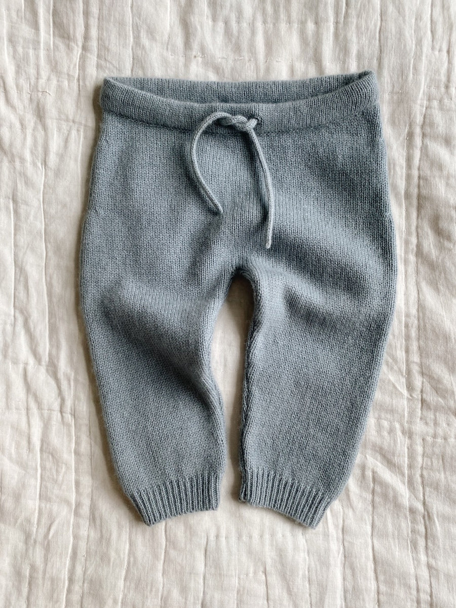Stormy pants dove